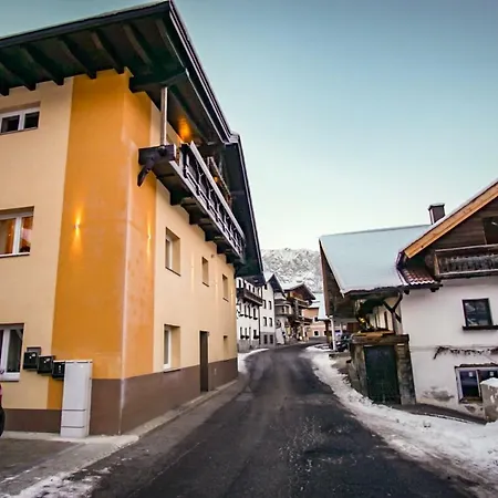 Haus Dejan 아파트 *